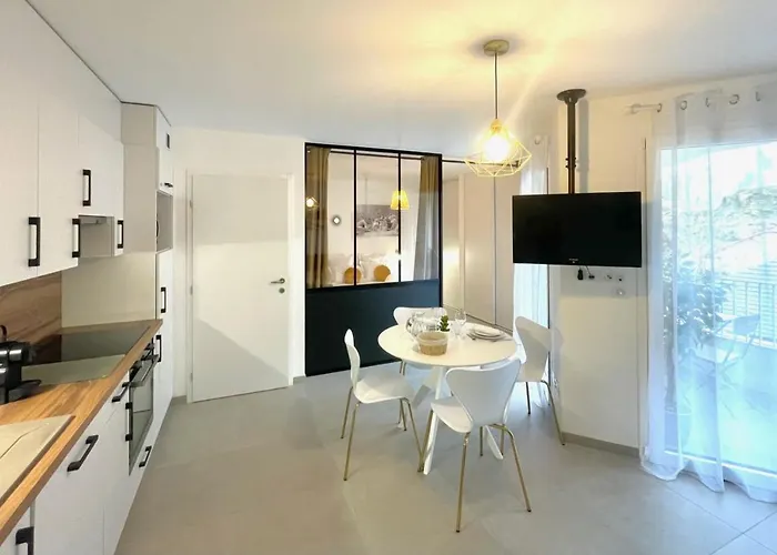 Le Quartz Tresum In A Modern Residence Near The Lake Garage Included