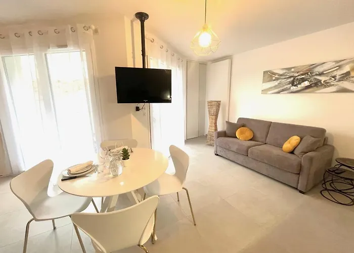 Le Quartz Tresum In A Modern Residence Near The Lake Garage Included