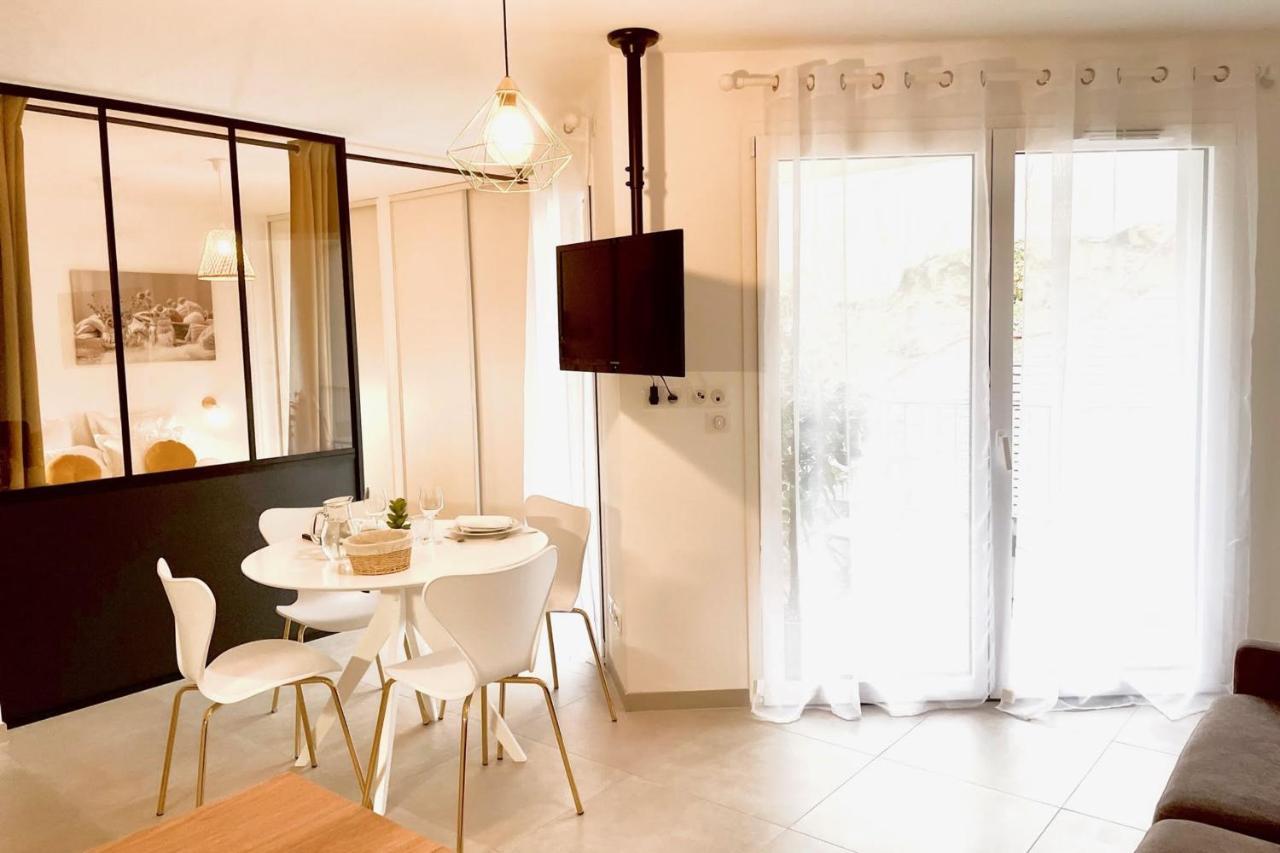 Le Quartz Tresum In A Modern Near The Garage Included