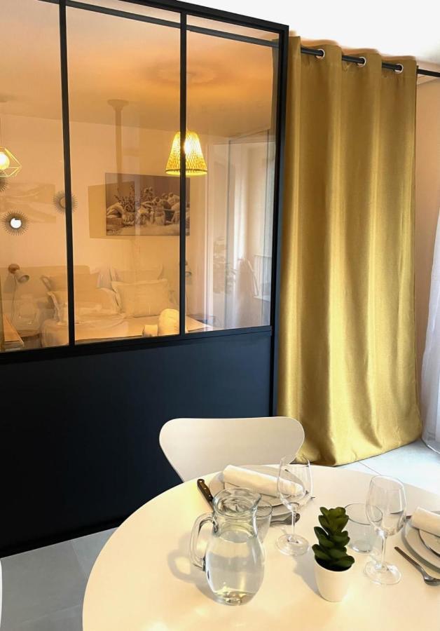 Le Quartz Tresum In A Modern Near The Garage Included *